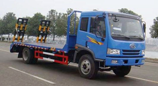 找挖机平板运输车 解放小平板车